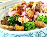 Foto del paso 6 de la receta: Brócoli salteado con pavo, queso cottage, nueces y picatostes caseros
