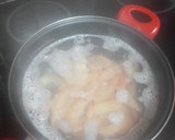 Foto del paso 1 de la receta: Bombones de langostinos crujientes con alioli express