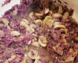 Foto del paso 4 de la receta: Bifecitos tipo escalopes con salsa de repollo y champiñones