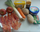 Foto del paso 1 de la receta: Crema de manzana y verdura espolvoreada con jamón serrano