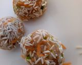 A picture of step 4 of Chicken rice balls with soy dip.