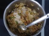 સેઝવાન રાઈસ (Schezwan Rice Recipe In Gujarati)