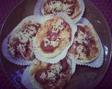 Foto langkah ke 10 dari resep Pizza mini homemade.