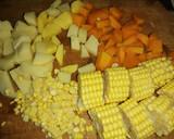 Foto del paso 1 de la receta: Caldo de pollo con viandas y maíz