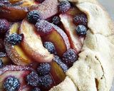 Une image de l'étape 4 de Tarte rustique aux nectarines et aux myrtilles.