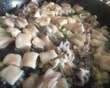 Foto del paso 4 de la receta Fideuà de rape, calamares y gambones