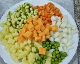 Une image de l'étape 1 de Salade de couscous et légumes de saison.