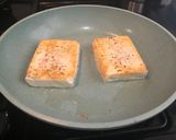 A picture of step 1 of Tofu in coconut/cashew sauce & fried green beans.