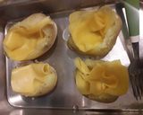 Foto langkah ke 3 dari resep Baked potato creamcheese(kentang panggang).