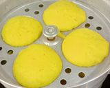 A picture of step 3 of Khaman Idli.