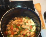 Foto del paso 1 de la receta: Pollo con pisto y huevo a la plancha