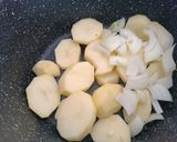 Foto del paso 1 de la receta: Patatas al vapor con caracoles