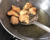 A picture of step 2 of Spicy garlic chicken.