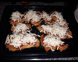 Foto del paso 4 de la receta: Milanesas a la napolitana (filetes empanados de pollo)