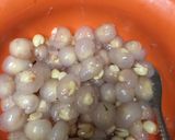 Hình bước làm 2 của món Chè hạt sen nhãn