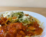 Foto del paso 4 de la receta: Pasta con espaguetis de calabacín y salsa boloñesa