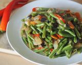 Foto langkah ke 6 dari resep Buncis campur-campur oseng wiken.
