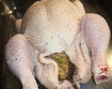 Foto del paso 2 de la receta: Pollo de corral relleno de ternera y verduras🐔