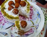 A picture of step 7 of Gulab jamun cheese cake.