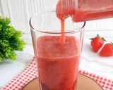 Foto langkah ke 3 dari resep Es Serut Strawberry.