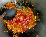 Foto langkah ke 6 dari resep Usus & Ati Ampela Woku Kemangi.