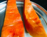 A picture of step 1 of Papaya shake.