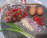 Foto langkah ke 1 dari resep Telur Tumis Jamur.