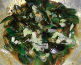 Foto langkah ke 2 dari resep Kerang Hijau Hot Oriental #Rabubaru #Seafoodfestival.