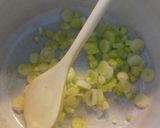"Csirkemáj - krémleves" zsályával, és pirított répaszalmával recept fázis 2 fotója