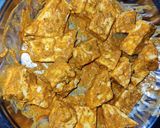 A picture of step 3 of Paneer tawa fry.