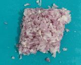 A picture of step 5 of Pork floss shrimp roll.