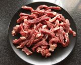 Foto del paso 2 de la receta: Ternera con pimientos y encebolla