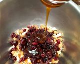 รูปขั้นตอนการทำที่ 2 ของ Almond Berry Honey Snack