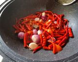 Foto langkah ke 1 dari resep Sambal Goreng Terasi.