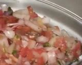 Foto del paso 3 de la receta: Huevos estrellados 🍳 ahogados en salsa de jitomate 🥫