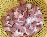 Hình bước làm 1 của món Bún riêu sườn sụn