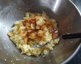 Foto del paso 2 de la receta: Galletitas sin tacc de coco, limón y manzana sin azúcar