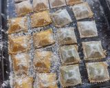 Foto del paso 7 de la receta: Raviolones de ricota, de verdura y, de yapa, fideos
