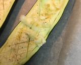 Foto del paso 3 de la receta: Calabacín relleno de pollo y pavo