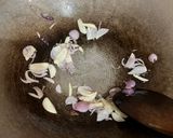 Foto langkah ke 1 dari resep Sayur sop bumbu iris.