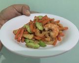 Foto langkah ke 3 dari resep Oseng Wortel Udang Pete.