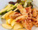 Hình bước làm 3 của món Salad Táo, Bơ & Chả Tôm Quết Sốt Samurai