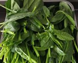 A picture of step 1 of Steam Spinach.