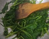 A picture of step 3 of Methi palak aloo.