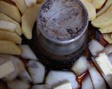 Foto del paso 1 de la receta: Torta invertida de pera y manzana