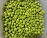 A picture of step 6 of Matar ki puri.