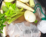 Foto del paso 3 de la receta: Caldo de verduras y pescado (Sin sal)