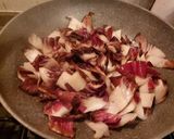 Foto del passaggio 3 della ricetta Radicchio in padella