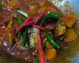 Gambar langkah 6 resipi Ikan Sardin Masak Sambal dengan Ubi Kentang.