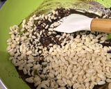 A picture of step 2 of Jowar puff laddo.